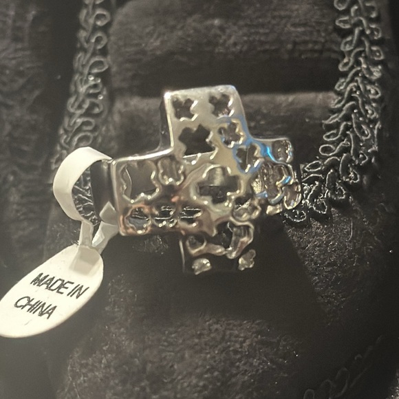 Cross Cut out Fashion Metal  Ring Silver Tone - Picture 3 of 6